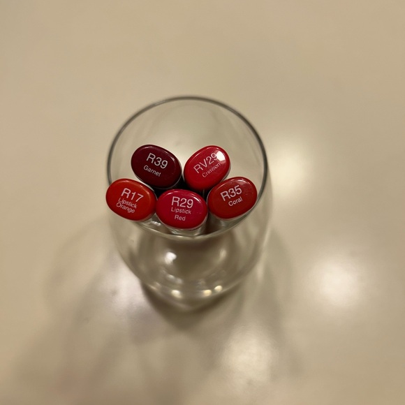 Copic Sketch Marker Set of 5 in Red - Picture 2 of 3